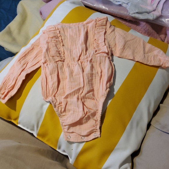 Ruffled Long Sleeve Onesie - Picture 2 of 4